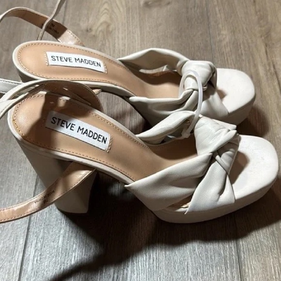 New Steve Madden "Lala" 9.5 Womens Platform Heel Ankle Strap Sandal w/Knot front - Picture 6 of 6